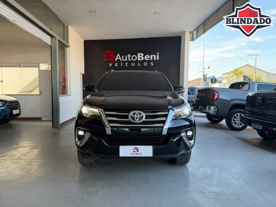 TOYOTA HILUX SW4 2.8 SRX 4X4 16V TURBO INTERCOOLER DIESEL 4P AUTOMÁTICO TOYOTA HILUX SW4 2.8 SRX 4X4 16V TURBO INTERCOOLER DIESEL 4P AUTOMÁTICO